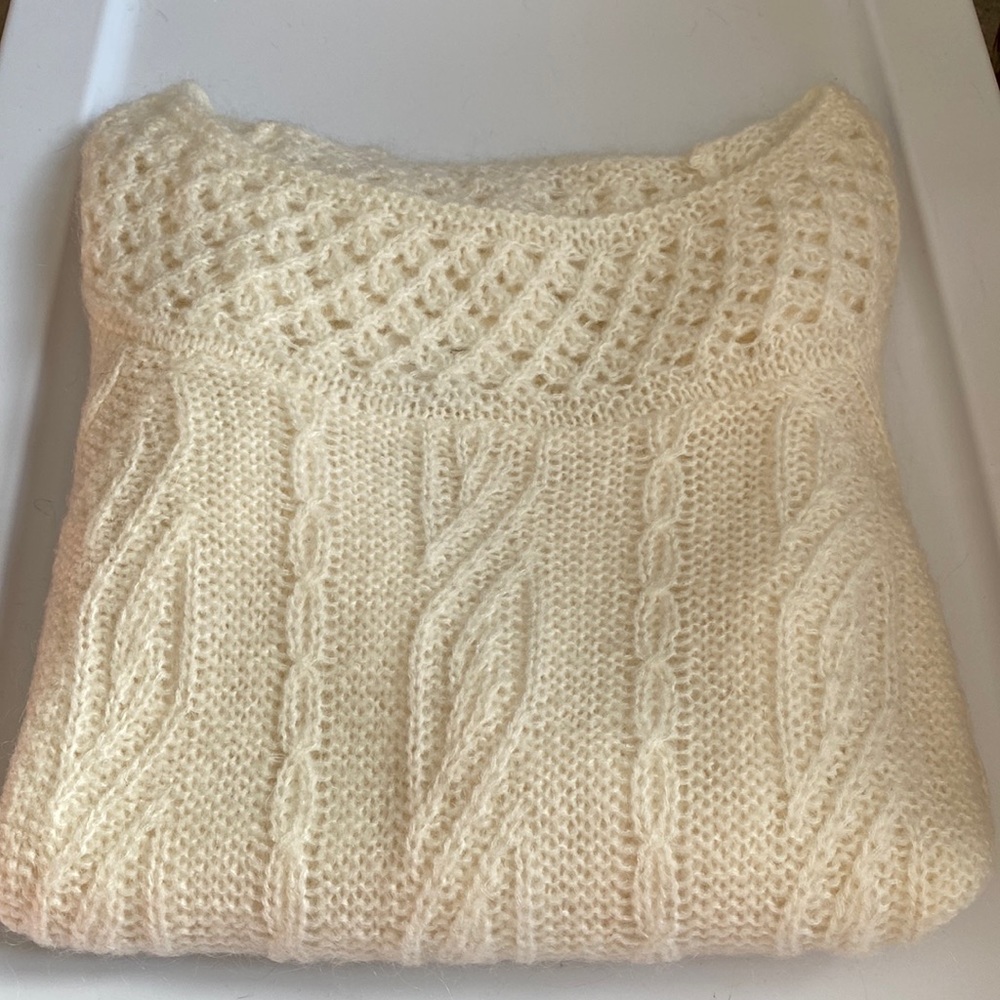LOFT mohair and acrylic sweater! Cream colored cable knit! Size US Medium (M). - Picture 1 of 5